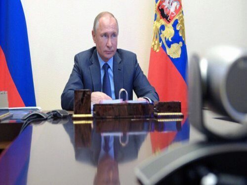 Путин призывает продлить самоизоляцию до 11 мая