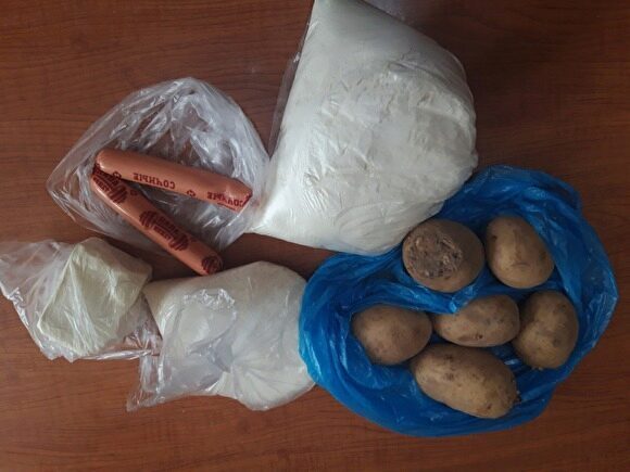 В Карелии детям из малоимущих семей на две недели выдали 5 картошек и 2 сосиски