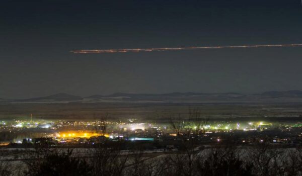 Жители США и Мексики засняли группу НЛО, пролетавшую на небольшой высоте