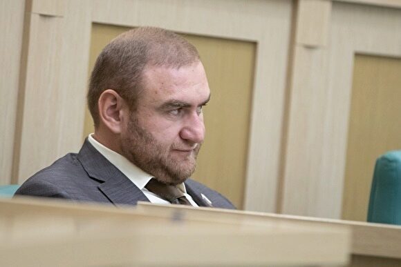 Апелляционный суд отменил решение о продлении ареста Арашуковым