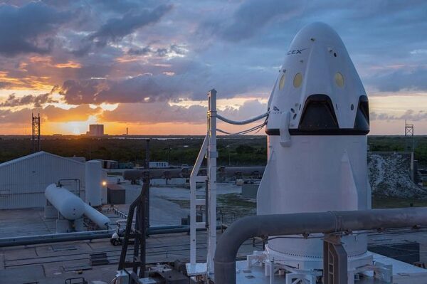 НАСА сообщило о готовности корабля Илона Маска к пилотируемому полету