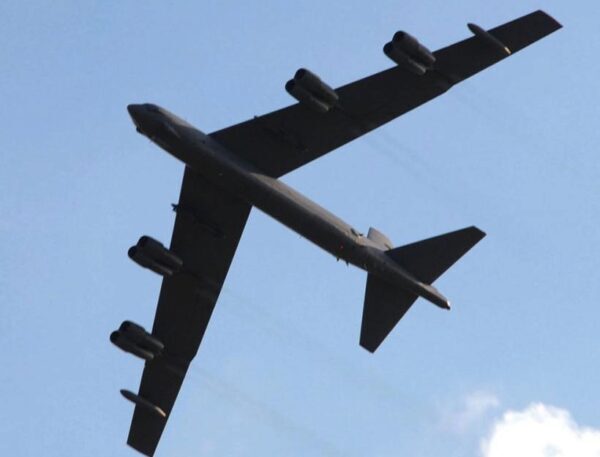 США модернизируют весь парк бомбардировщиков В-52, чтобы опять нести "демократию" туда, где её ещё нет