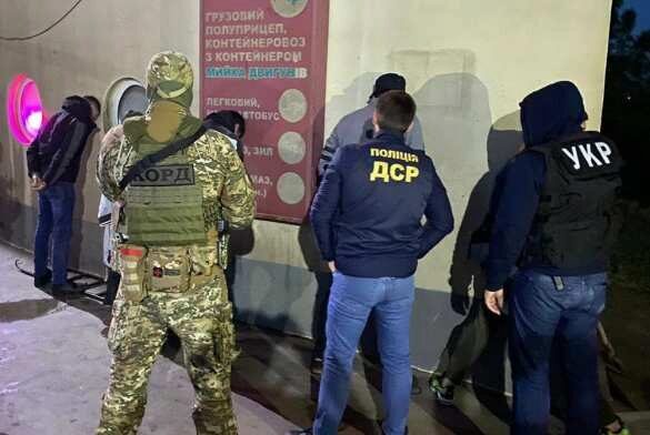 Украинская полиция опубликовала кадры задержания спецназом банды балканских киллеров в Одессе (ВИДЕО)