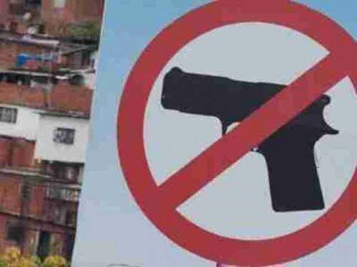 ﻿В Канаде вступает в силу закон о запрете на торговлю 1500 видов огнестрельного оружия