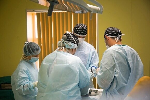 В Свердловской области медикам, работающим с коронавирусом, выплатят ₽854 млн