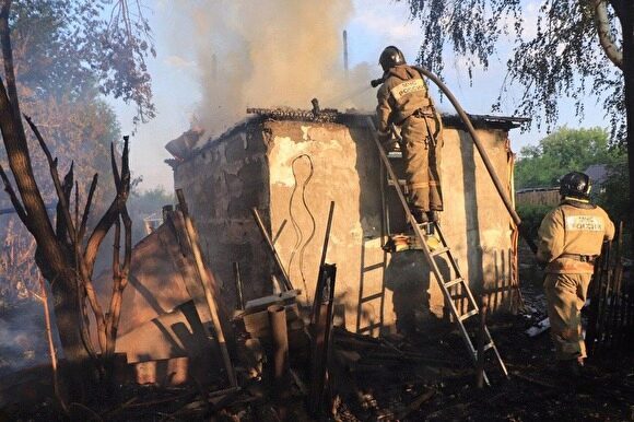Крупный пожар в Курганской области: сгорели строения на трех садовых участках