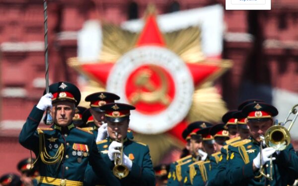 Лидер думской фракции предлагает проводить парад 24 июня ежегодно, а 9 мая – "Бессмертный полк"