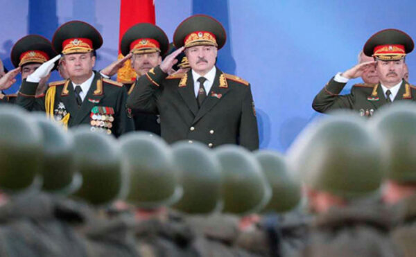Лукашенко принял приглашение на парад Победы в Москве