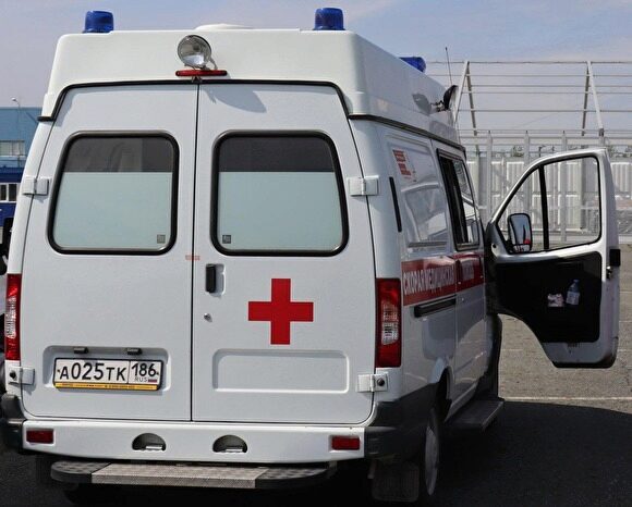 На тюменской трассе в аварии с тремя фурами пострадали два водителя