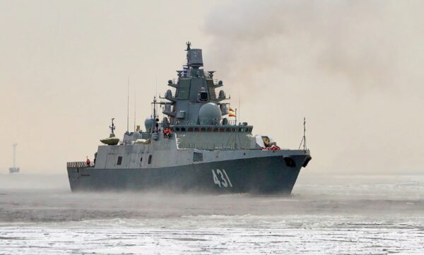 Российский корабль "Адмирал Касатонов" уничтожает корабли НАТО не производя ни единого выстрела