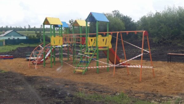 В Лебедянском районе за состояние детских площадок наказали 11 ответственных лиц