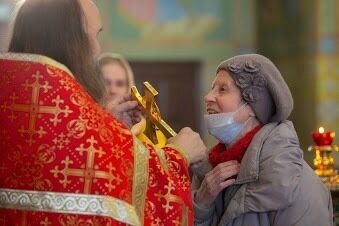 В Москве открывают храмы для прихожан
