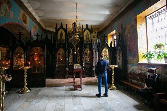 В Санкт-Петербурге разрешили посещение храмов