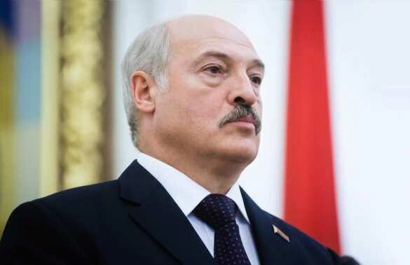 Лукашенко заявил о беспрецедентном давлении на Белоруссию и необходимости новой Конституции