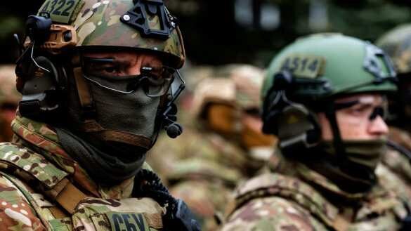 МОЛНИЯ: Спецназ задержал луцкого террориста (ФОТО, ВИДЕО)