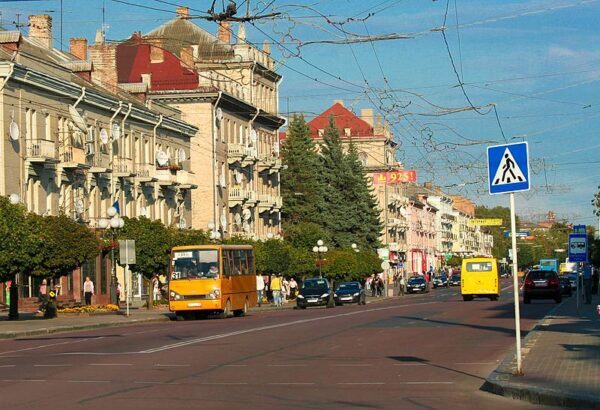 Мужчина захватил автобус и взял пассажиров в заложники в Луцке