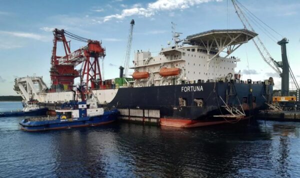 Российский корабль "Фортуна" покинул немецкий порт Мукран