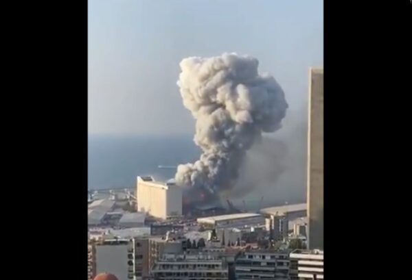 Число жертв мощного взрыва в Бейруте достигло 78