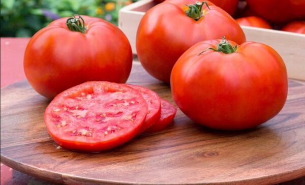 Диетолог назвал группу людей, которым вредно есть помидоры