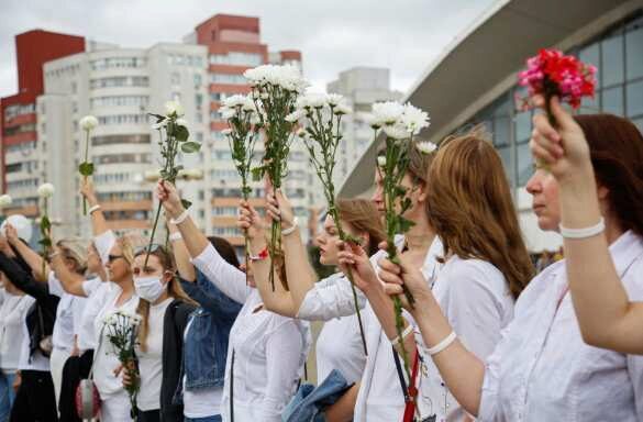 Колонны протестующих на проспекте Независимости в Минске: куда дойдут недовольные? (ВИДЕО)