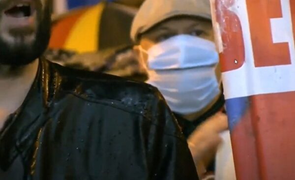 На митинге в Хабаровске вычислили еще двоих провокаторов