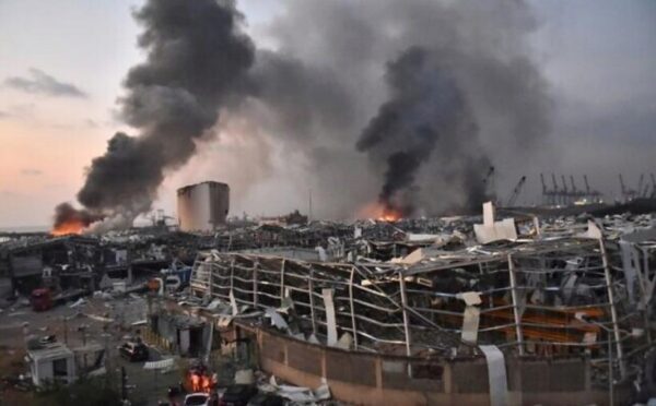 Озвучены три причины мощного взрыва в Бейруте