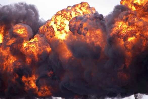 Страшный пожар на рынке в ОАЭ: огонь поглотил огромное здание (ФОТО, ВИДЕО)