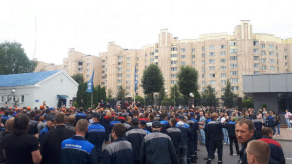 В Беларуси начались массовые забастовки