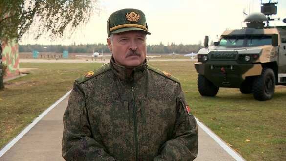«Вы красавцы!» — Лукашенко поблагодарил силовиков и пообещал разобраться с противниками (ВИДЕО)