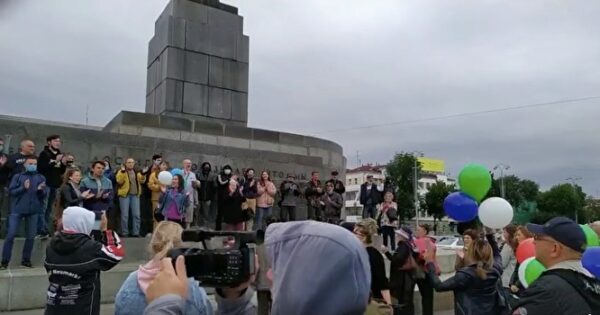 Жители Екатеринбурга в третий раз вышли на акцию в поддержку Хабаровска