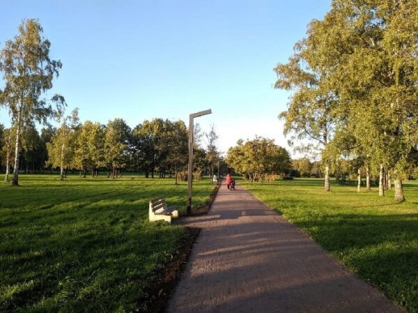 «На черной виселице сгинув…» В петербургском парке установили страшные фонари