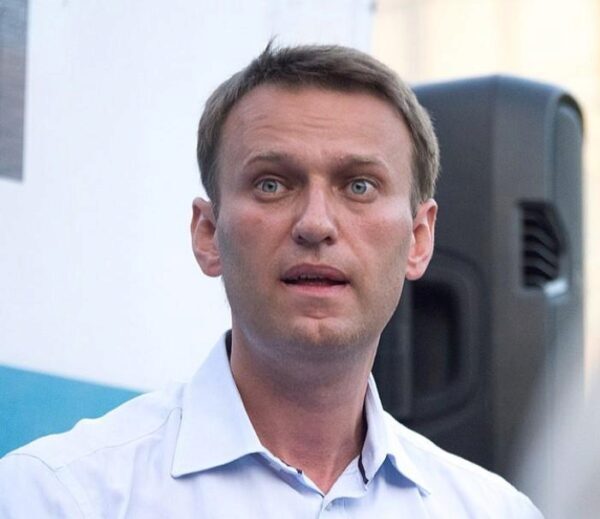 Навального вывели из комы и отключили от аппарата ИВЛ