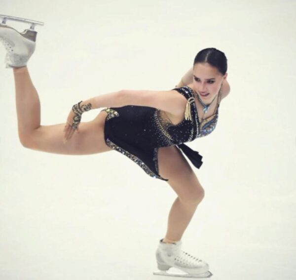 Олимпийская чемпионка Загитова стала ведущей шоу «Ледниковый период»