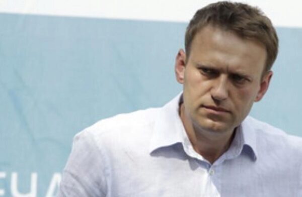 Политолог Сосновский разоблачил историю с бутылкой Навального