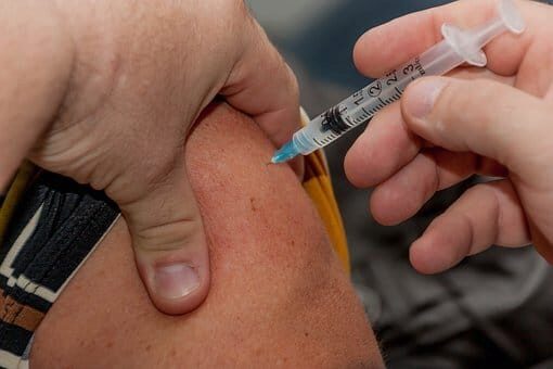 В Москве начали вакцинацию от COVID-19