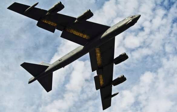В Пентагоне объяснили, почему в небе Украины летают ядерные бомбардировщики США  (ФОТО, ВИДЕО)