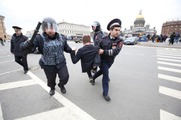 В Петербурге разрешили все массовые акции, кроме протестов