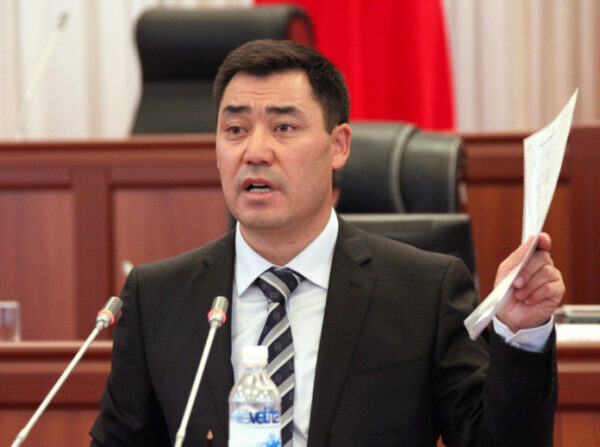 Киргизский премьер Садыр Жапаров получил президентские полномочия