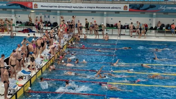 Липецкие спортсмены завоевывают медали на чемпионате по плаванью