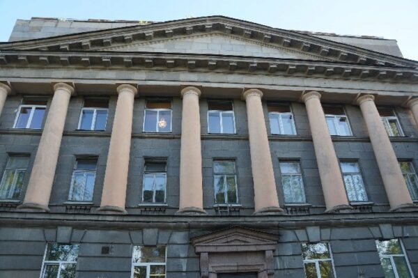 Продолжается борьба петербуржцев за монументальное здание советской эпохи