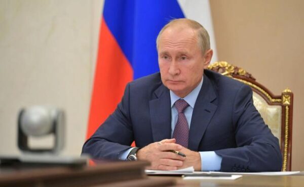 Путин объявил о регистрации второй российской вакцины от коронавируса