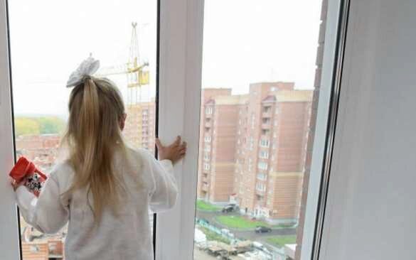 Трагедия в Саратове: мать выбросила своих дочерей с четвёртого этажа (ФОТО)