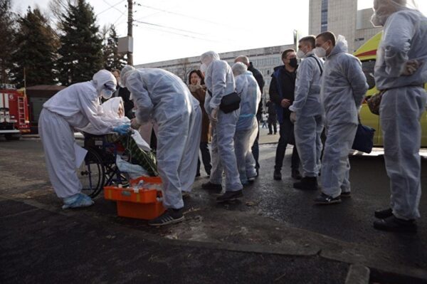 В Челябинске произошел взрыв кислорода на территории ковидной больницы. Фоторепортаж