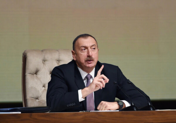 Власти Азербайджана заявили о взятии шести сел в Карабахе