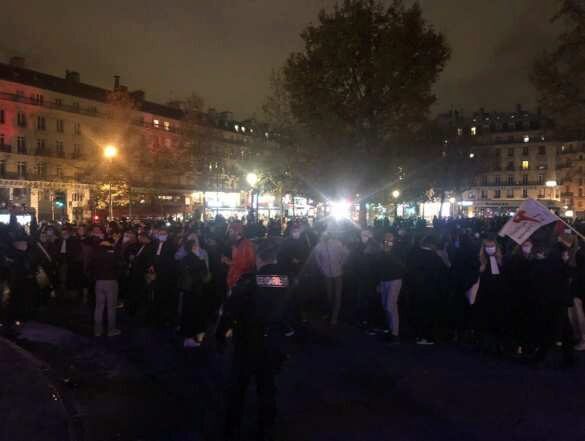 «Кадры шокируют»: в Париже полиция жёстко зачистила лагерь мигрантов (ВИДЕО)