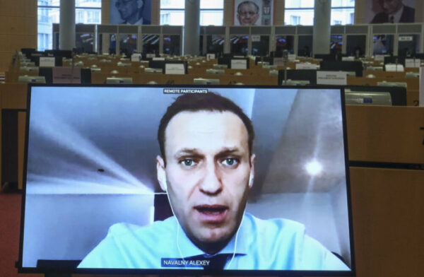 Навальный призвал Евросоюз ввести санкции против российских олигархов