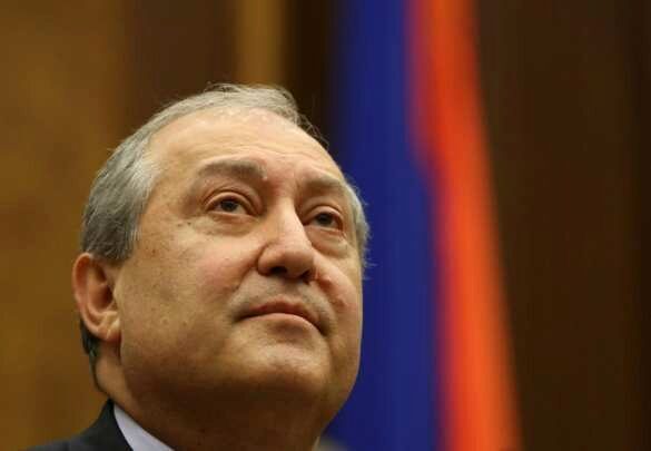 Президент Армении: Власть должна перейти к правительству национального согласия