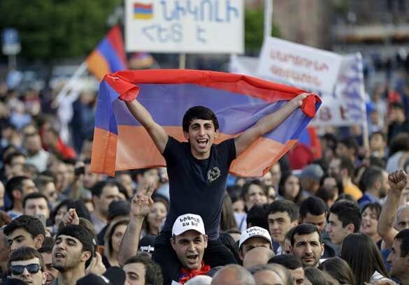 Протесты в Армении — снесёт ли разъярённая толпа Пашиняна? (ПРЯМАЯ ТРАНСЛЯЦИЯ)