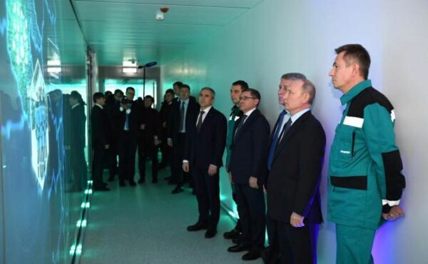 Путин посетил посетил крупнейший в стране нефтехимический комплекс «Запсибнефтехим»