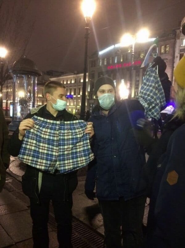 В Петербурге проходит акция в поддержку Навального